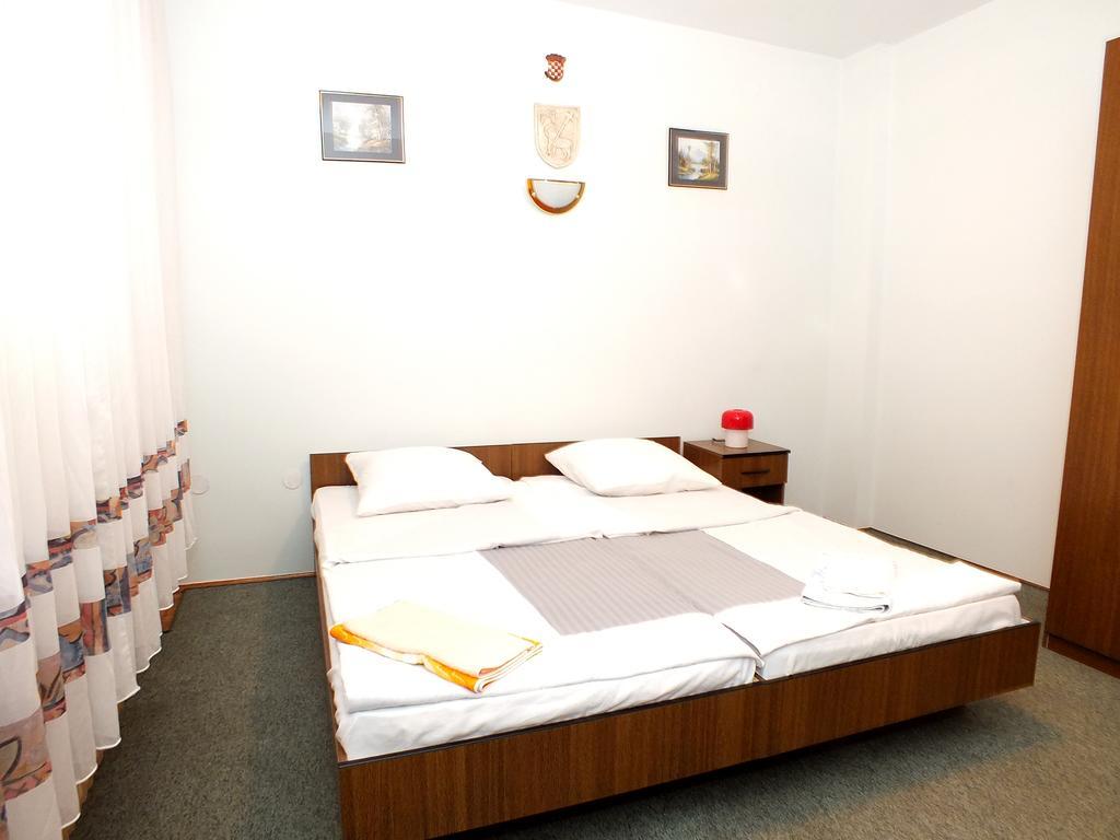 Biba Rooms Karlovac Exterior photo